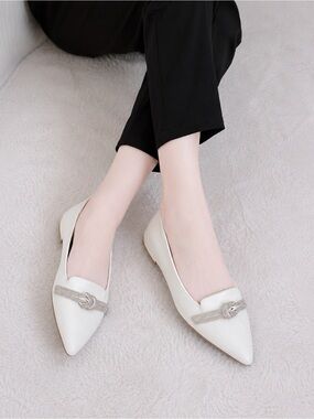 White Ballerina Flats with Silver Detail Top Moda Size 6 New